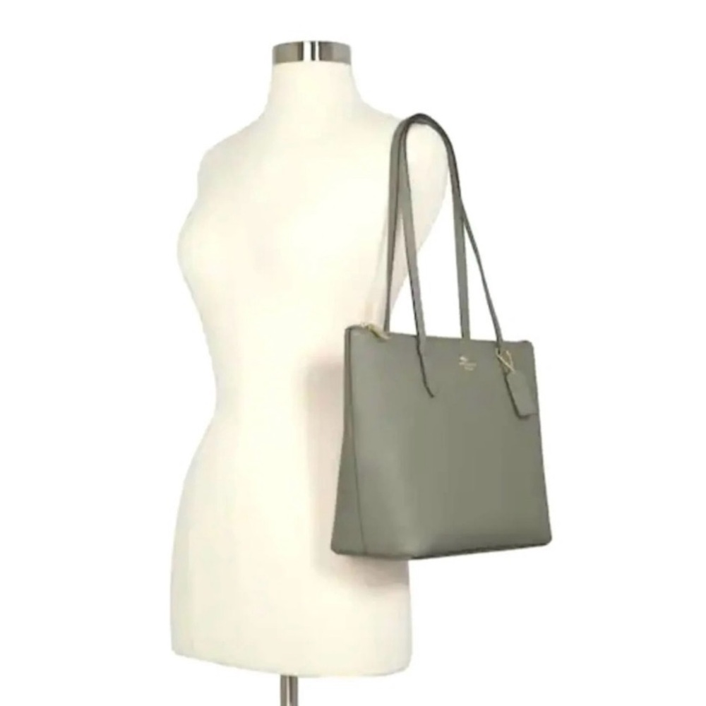 Coach Top Zip tote bag in green with wallet and bunny charm - Picture 9 of 15